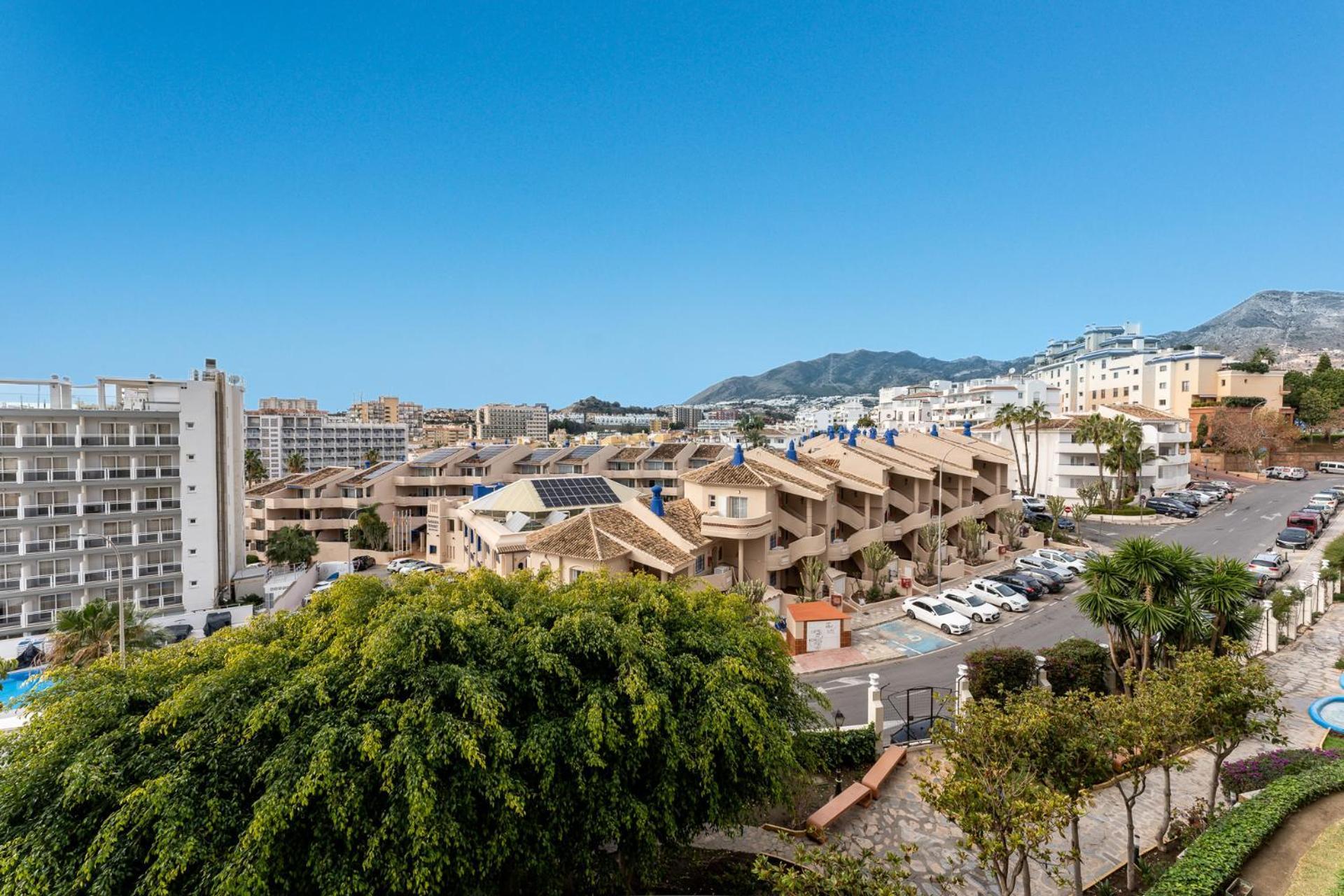 Benalbeach Bliss Seafront Retreat With Balcony Apartment *